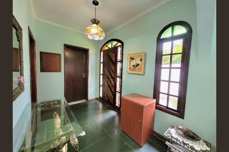 3_photo/94cfaabd61.e100dba37721dde7-ATLAS-8c052e25-0cba-4e20-9b6e-416c60430500.jpg de casa à venda com 4 quartos, 265m² em Vila Santo Antônio, Cotia