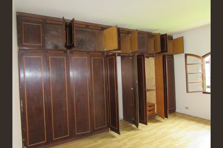 3_photo/94cfaabd89.1463d70521bc8e9f-ATLAS-5bdce25e-c929-4622-ae7f-1b73ad5a6bd1.jpg de casa à venda com 4 quartos, 430m² em Vila Santo Antônio, Cotia