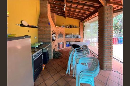 37_photo/94cfaabdd9.98cf39ec7952f033-ATLAS-65f5caa3-b52e-47b6-973c-5bd179a87f16.jpg de casa à venda com 4 quartos, 550m² em Vila Santo Antônio, Cotia
