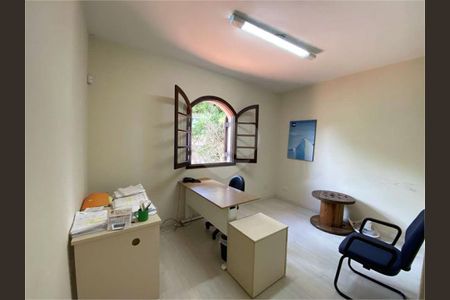 27_photo/94cfaabdd9.98cf39ec7952f033-ATLAS-bd64f618-5d95-4737-946c-c11426549cff.jpg de casa à venda com 4 quartos, 550m² em Vila Santo Antônio, Cotia