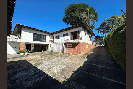 5_photo/94cfaabdf3.3be18b52e244e7c2-ATLAS-235dcb34-5941-4158-a01b-4524d33152ec.jpg de casa à venda com 3 quartos, 370m² em Vila Santo Antônio, Cotia