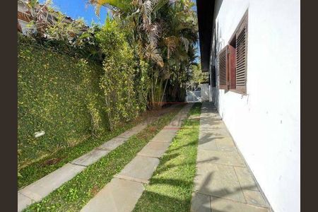 36_photo/94cfaabe51.2f15d505e37c7ac5-ATLAS-7d0c18a7-4c92-4ff6-8ffd-14982f7f8ce9.jpg de casa à venda com 3 quartos, 400m² em Vila Santo Antônio, Cotia