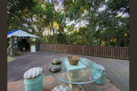 2_photo/94cfaabe9d.4bd2615f33144f40-ATLAS-10a9f7e3-4587-485b-b96f-e946660fc93b.jpg de casa à venda com 3 quartos, 152m² em Vila Santo Antônio, Cotia