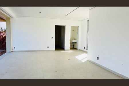 4_photo/94cfaabea5.8a734c1c2a3b006e-ATLAS-216717df-4db0-482b-a06d-004085fd17db.jpg de casa à venda com 4 quartos, 347m² em Lageadinho, Cotia