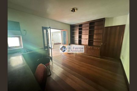 6_photo/94cfaabf1f.61df383ebc62b81a-ATLAS-4a2ad382-68b2-40b8-bbb6-9f55dcaa638f.jpg de casa à venda com 5 quartos, 368m² em Jardim da Gloria, Cotia