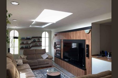 8_photo/94cfaabff9.dd63bef89a0f751f-ATLAS-2ed22f88-1f47-4df7-b8ca-a7d2834e5947.jpg de casa de condomínio à venda com 4 quartos, 587m² em Jardim Passargada I, Cotia