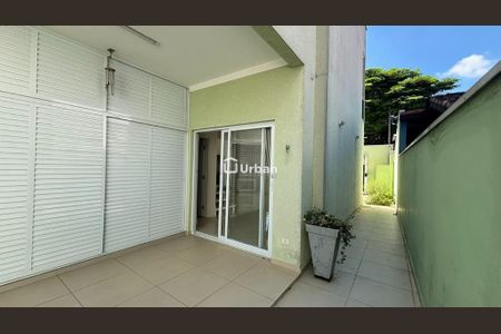 24_photo/94cfaac0a9.ceff8192393c33de-ATLAS-b99cfa2a-e0ce-468d-b447-8ad41a84f91a.jpg de casa à venda com 3 quartos, 220m² em Jardim da Gloria, Cotia