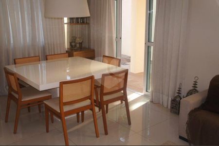 8_photo/94cfaac61b.f0ecc906b832f777-ATLAS-3c6ff347-cb4d-41e8-b8b0-e1e8b4f412d8.jpg de casa de condomínio à venda com 3 quartos, 143m² em Jardim da Gloria, Cotia