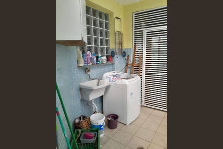 10_photo/94cfaac6d1.24a317c22631bef5-ATLAS-e3bf10fc-4aae-4f8e-801d-092d5977b8e2.jpg de casa à venda com 3 quartos, 201m² em Jardim da Gloria, Cotia