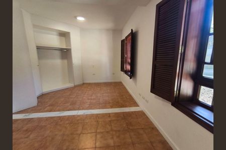 4_photo/94cfaac77b.5b63f18bcccc212e-ATLAS-1f01b51e-1f75-46fa-8f0c-33042eb919ca.jpg de casa à venda com 3 quartos, 625m² em Jardim da Gloria, Cotia