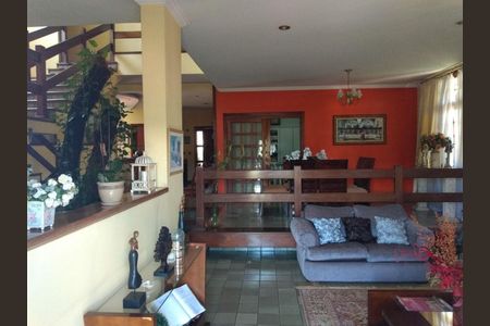 5_photo/94cfaac7a9.d7b7135cffaafe0a-ATLAS-dd4be3e1-6a90-4f69-a9de-17c5c76b2af4.jpg de casa de condomínio à venda com 5 quartos, 356m² em Jardim da Gloria, Cotia