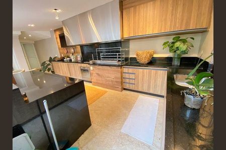 27_photo/94cfaac853.3fb6a6d23b4be51c-ATLAS-86d7d6ef-2de7-451e-bc2e-a7aa219c199d.jpg de casa de condomínio à venda com 6 quartos, 215m² em Jardim Barbacena, Cotia