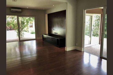 9_photo/94cfaac8d1.d04182695a4b1314-ATLAS-20c28ef6-70cb-4b9c-96cd-a66d375e091b.jpg de casa para alugar com 4 quartos, 501m² em Jardim Barbacena, Cotia