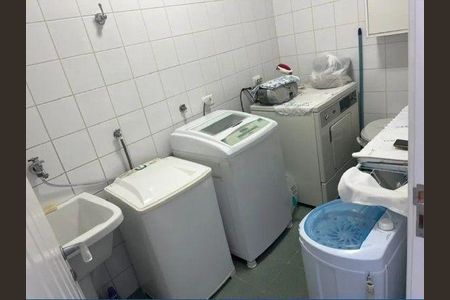 3_photo/94cfaac97f.cc80a849dbb3670d-ATLAS-8b1559cf-a147-4e3a-b757-e9957880c843.jpg de casa à venda com 3 quartos, 380m² em Jardim Barbacena, Cotia