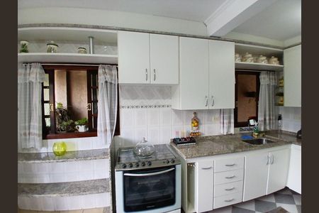 10_photo/94cfaac985.3c20d05746a6d1b7-ATLAS-26d54f5d-9cea-45f9-89a6-5323c2b649cd.jpg de casa à venda com 3 quartos, 300m² em Horizontal Park, Cotia