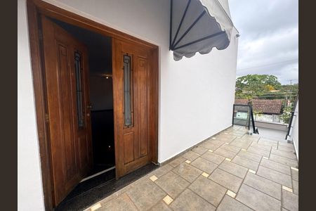 8_photo/94cfaac9f3.08f922be3a726ba4-ATLAS-292a14af-2cf0-4b57-8e6f-7f5d7beba4d8.jpg de casa à venda com 3 quartos, 214m² em Horizontal Park, Cotia