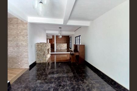 5_photo/94cfaaca3f.ef9097c2fd5b064b-ATLAS-c6b8ec22-62bd-4ab3-a83d-d4dada00b1c6.jpg de casa à venda com 3 quartos, 452m² em Horizontal Park, Cotia