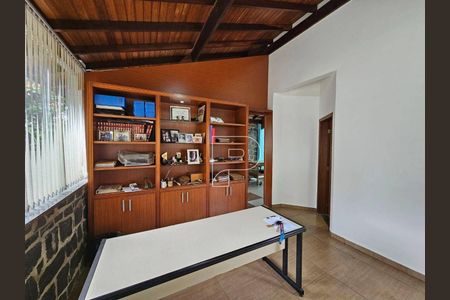 10_photo/94cfaacb0b.17a4969d13b5e058-ATLAS-ce8f91f3-e369-4636-bdca-284027be65a8.jpg de casa à venda com 3 quartos, 250m² em Jardim Barbacena, Cotia