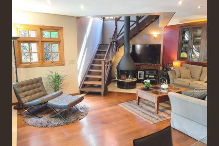 9_photo/94cfaacb6f.ceff8192393c33de-ATLAS-19f2b571-ddcc-43ee-aa74-6da13945ebe2.jpg de casa à venda com 3 quartos, 256m² em Pinus Park, Cotia