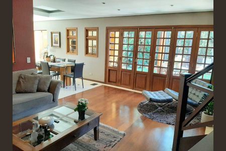 6_photo/94cfaacb6f.ceff8192393c33de-ATLAS-d581b904-3b00-461f-8515-9aa8c77b782b.jpg de casa à venda com 3 quartos, 256m² em Pinus Park, Cotia