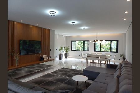 5_photo/94cfaacbd7.f34ea19b5153c875-ATLAS-a8c27a8f-ba44-4a8b-a5df-fdfaacebdf9f.jpg de casa à venda com 3 quartos, 430m² em Jardim Barbacena, Cotia