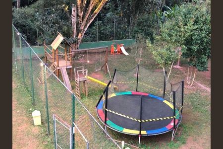 3_photo/94cfaacd0b.ffbddc27e238e23e-ATLAS-426d24b5-7351-48c4-ab0f-a04273ac91ca.jpg de casa de condomínio à venda com 3 quartos, 90m² em Jardim Barbacena, Cotia