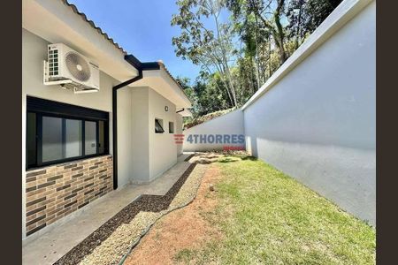 8_photo/94cfaaceb7.5bf5689ec43d0828-ATLAS-20f49220-4e31-4a8f-972a-2f85e56e330a.jpg de casa à venda com 3 quartos, 321m² em Jardim Barbacena, Cotia