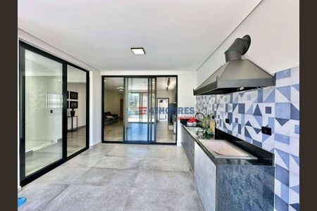 6_photo/94cfaaceb7.5bf5689ec43d0828-ATLAS-2c971ca5-cf47-499b-9dc2-eb6e837ae5cc.jpg de casa à venda com 3 quartos, 321m² em Jardim Barbacena, Cotia