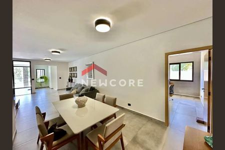 18_photo/94cfaaceb7.90bd9ce7e18c11b8-ATLAS-8dcd3f39-83c9-4301-85b2-77f16c5a5f24.jpg de casa de condomínio à venda com 3 quartos, 321m² em Jardim Barbacena, Cotia