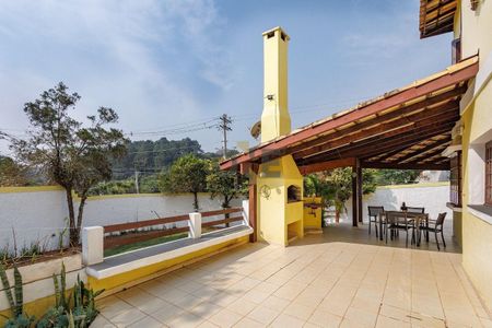 8_photo/94cfaad397.e7390cb4c8920e14-ATLAS-d98af5c6-e0c2-4e4f-8ca3-36345bdc69b5.jpg de casa de condomínio à venda com 4 quartos, 355m² em Gramado, Cotia