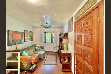 10_photo/94cfaad3b1.ceff8192393c33de-ATLAS-2c9f7d3a-2311-4e28-a324-3d4a2a220b99.jpg de casa à venda com 3 quartos, 81m² em Jardim Barbacena, Cotia