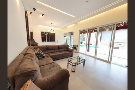 33_photo/94cfaad54d.9d6610305e4a46d7-ATLAS-dae5c3f6-d7df-496c-b6d5-1c5de10ef37b.jpg de casa de condomínio à venda com 3 quartos, 430m² em Gramado, Cotia