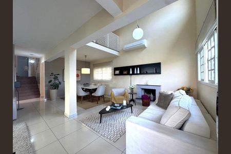 3_photo/94cfaad74b.bf1bfafdbf9111e3-ATLAS-1fedb849-e132-499a-aed3-280335aec833.jpg de casa de condomínio à venda com 3 quartos, 244m² em Granja Viana, Cotia