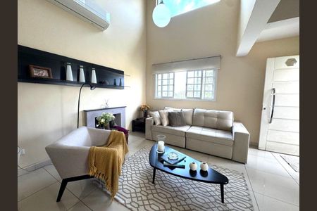 4_photo/94cfaad74b.bf1bfafdbf9111e3-ATLAS-bd309574-8e02-4cc1-9465-fe224a7341a5.jpg de casa de condomínio à venda com 3 quartos, 244m² em Granja Viana, Cotia