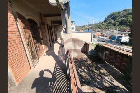 8_photo/94cfaad913.492a4b42f47c6f83-ATLAS-e88ad3b4-9d76-450d-9134-1b376a5bcb23.jpg de casa à venda com 3 quartos, 270m² em Jardim da Gloria, Cotia