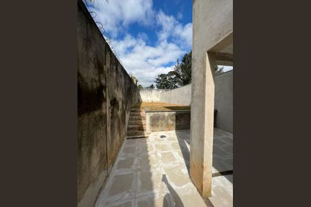 8_photo/94cfaada6b.5cacb5cd1a05b02e-ATLAS-dd0afbaf-7a0b-4e97-8fdc-8fa77d53d52c.jpg de casa à venda com 3 quartos, 400m² em Chácara Canta Galo, Cotia