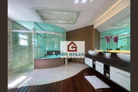 8_photo/94cfaadf3b.29e03957e02b54cf-ATLAS-61c1353a-e6d6-401a-a1ef-e4be06a80f0d.jpg de casa à venda com 4 quartos, 546m² em Cemucam, Cotia