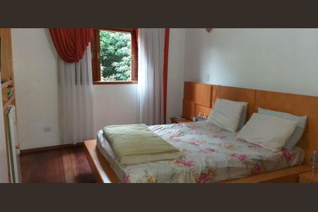 26_photo/94cfaae511.44bd03723d791f9f-ATLAS-6b4e1e8c-dc10-494c-9c60-70f11dd86567.jpg de casa de condomínio à venda com 3 quartos, 350m² em Jardim Sao Vicente, Cotia