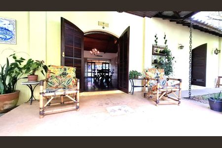 8_photo/94cfaae5a7.671b3960e7484b54-ATLAS-f2b9d9c6-8564-46a8-809f-8b33a5bdf2c0.jpg de casa à venda com 5 quartos, 360m² em Jardim Colibri, Cotia