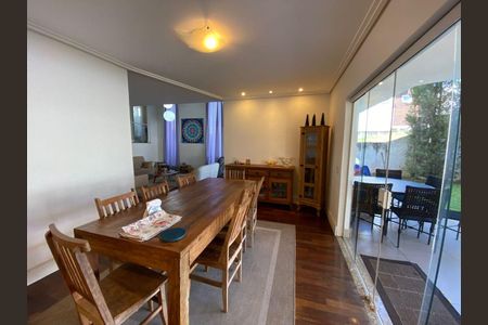 8_photo/94cfaae5d5.484be733107bb271-ATLAS-382b0131-bc6a-4ded-82ef-4fe8e37b27a3.jpg de casa de condomínio à venda com 4 quartos, 360m² em Jardim Torino, Cotia