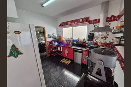 11_photo/94cfaae5d5.bd28b78aad4835d9-ATLAS-56a9cb67-5359-4d57-9963-a0573884aac2.jpg de casa à venda com 4 quartos, 245m² em Jardim Torino, Cotia