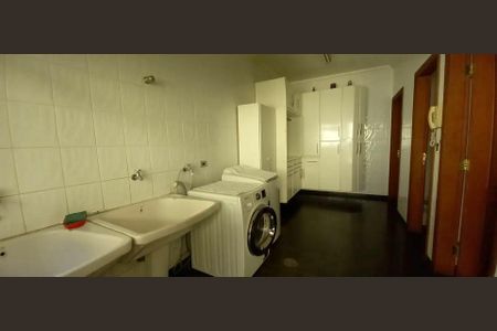 2_photo/94cfaae95f.014d739fb69e46b1-ATLAS-0285da38-3f00-4040-91e4-c0e7ccc260f2.jpg de casa de condomínio à venda com 4 quartos, 637m² em Jardim Passargada I, Cotia