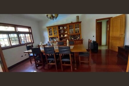 10_photo/94cfaae95f.014d739fb69e46b1-ATLAS-2063f844-2cfb-4df4-84c1-e215a012393a.jpg de casa de condomínio à venda com 4 quartos, 637m² em Jardim Passargada I, Cotia