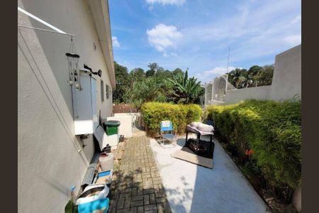 4_photo/94cfaaea43.23351eba74f1df34-ATLAS-272c02a6-3fa9-4b1c-85cd-ddac95dd267e.jpg de casa à venda com 4 quartos, 350m² em Jardim Passargada I, Cotia