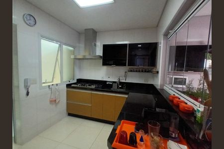 10_photo/94cfaaea55.0f81dd1a9a4f6ffb-ATLAS-e449c6e0-de1f-406c-bc84-06bfb7906cef.jpg de casa à venda com 3 quartos, 180m² em Jardim Passargada I, Cotia