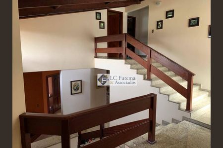 3_photo/94cfaaea55.ceff8192393c33de-ATLAS-094ffa69-963b-4fcc-9280-5c1e0a8d2c60.jpg de casa à venda com 4 quartos, 500m² em Cemucam, Cotia