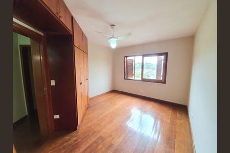 7_photo/94cfaaea5b.9b0e853e47463488-ATLAS-a7d8ecfc-19dc-459c-94e9-e34602abb3e3.jpg de casa de condomínio à venda com 3 quartos, 500m² em Jardim Passargada I, Cotia