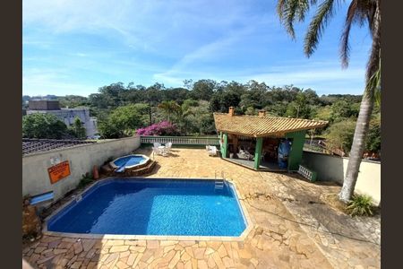 7_photo/94cfaaea5b.9b0e853e47463488-ATLAS-e93bbb59-45ad-41eb-85ec-018f419be150.jpg de casa de condomínio à venda com 3 quartos, 500m² em Jardim Passargada I, Cotia