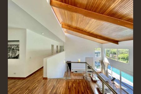 2_photo/94cfaaea6d.9b0e853e47463488-ATLAS-18bcc876-4318-46e9-9e6c-b88cf4d05f72.jpg de casa à venda com 4 quartos, 1000m² em Jardim Passargada I, Cotia