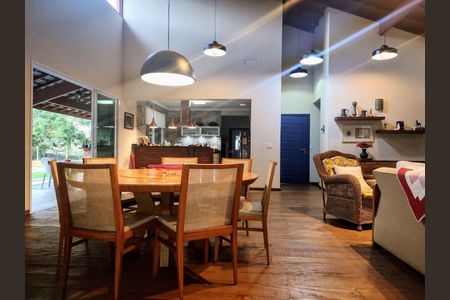 6_photo/94cfaaea9d.9c16890d59937ae3-ATLAS-9fc6aaa7-9a87-40dc-ab10-0436ec59e4b9.jpg de casa de condomínio à venda com 3 quartos, 363m² em Cemucam, Cotia